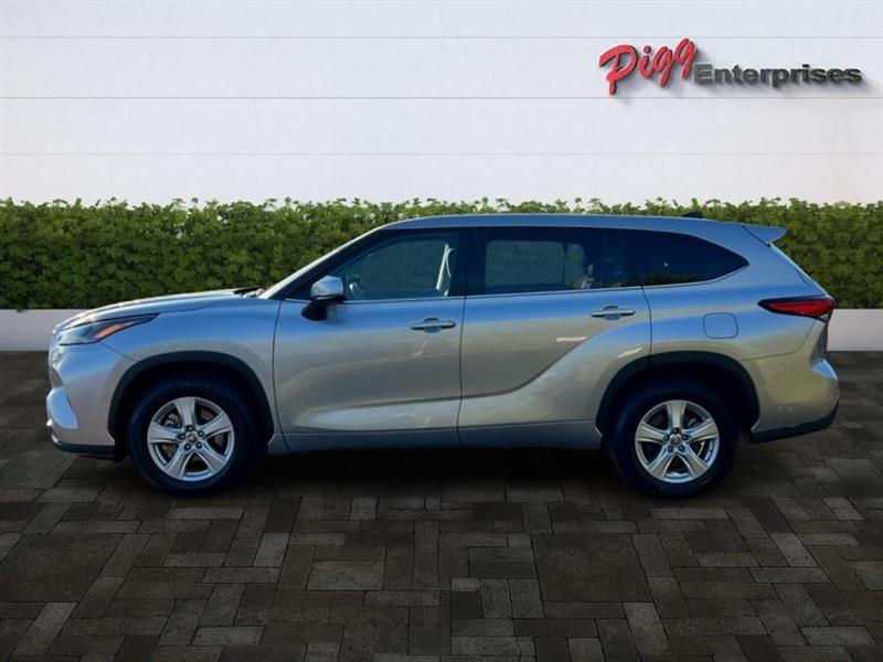 used 2023 Toyota Highlander Hybrid car, priced at $35,411