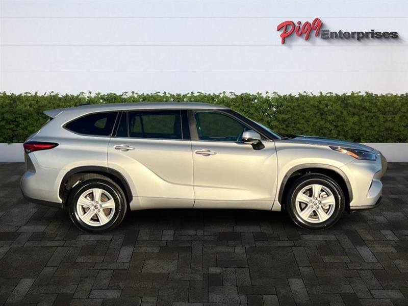 used 2023 Toyota Highlander Hybrid car, priced at $35,411