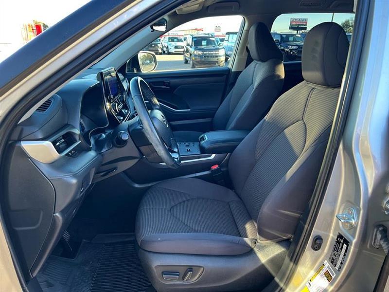 used 2023 Toyota Highlander Hybrid car, priced at $35,411