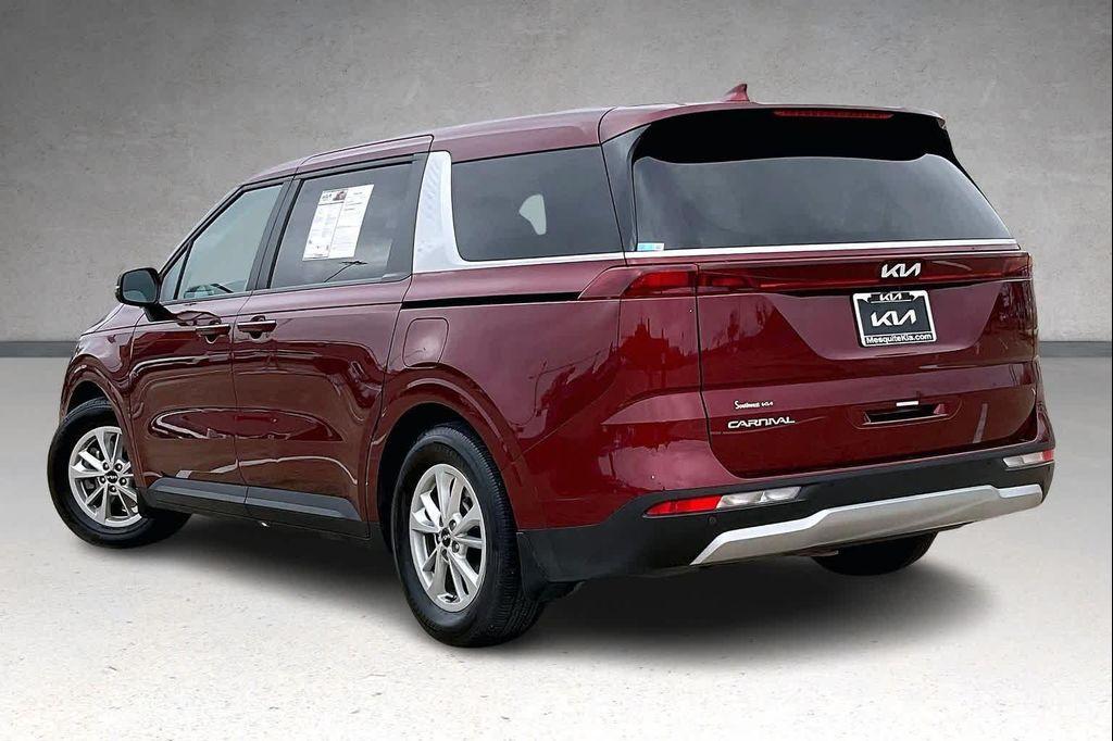 used 2024 Kia Carnival car, priced at $28,596