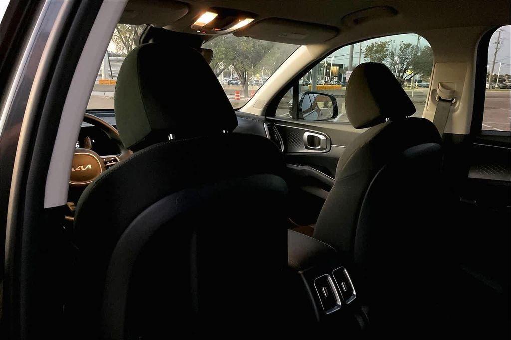 used 2024 Kia Sorento car, priced at $25,994