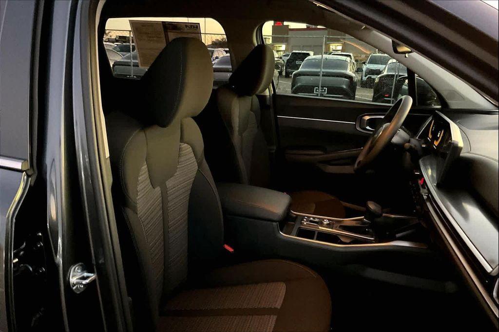 used 2024 Kia Sorento car, priced at $25,994