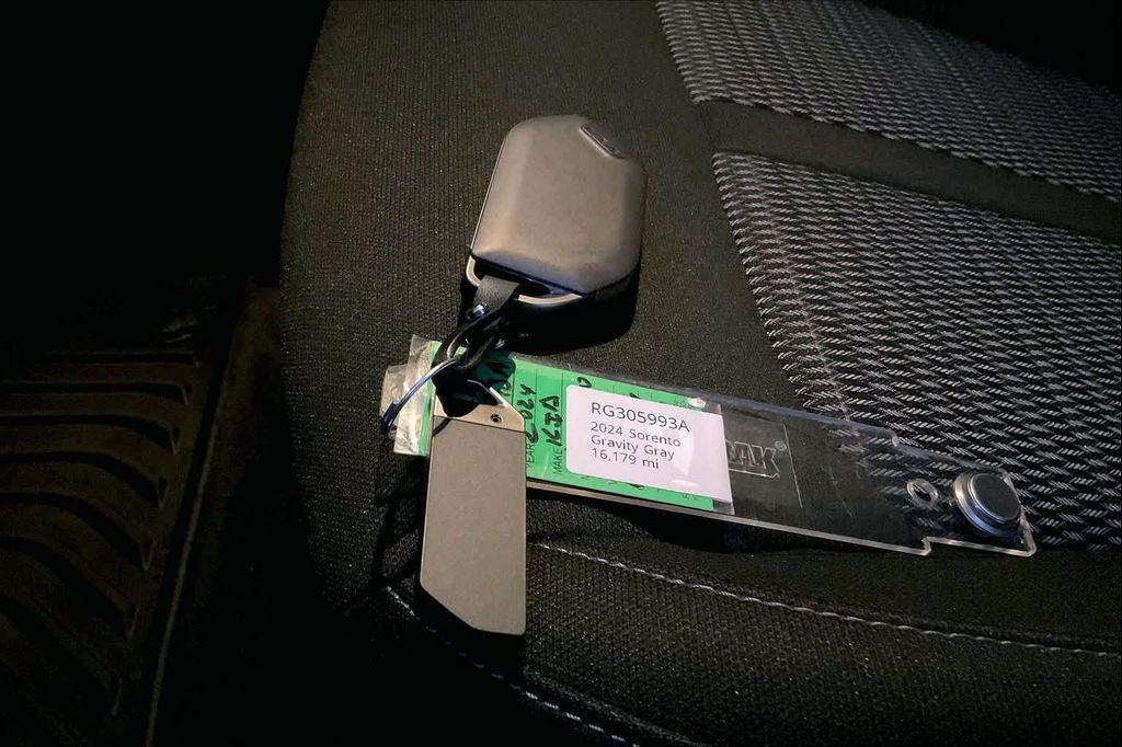 used 2024 Kia Sorento car, priced at $25,994