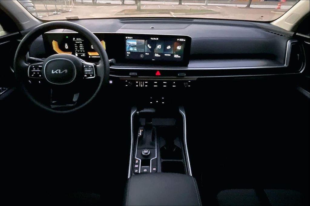 used 2024 Kia Sorento car, priced at $25,994