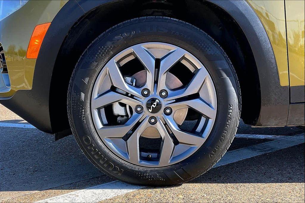 used 2024 Kia Seltos car, priced at $18,119