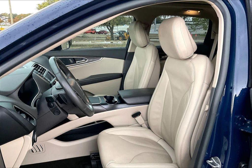 used 2020 Lincoln Nautilus car, priced at $25,989