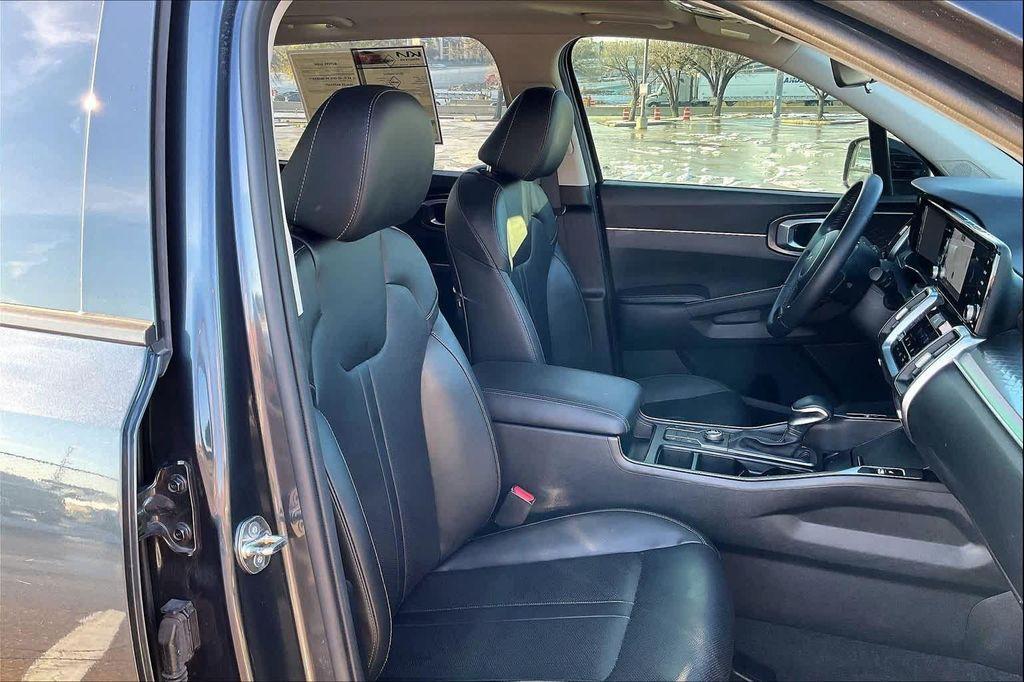 used 2023 Kia Sorento car, priced at $27,213