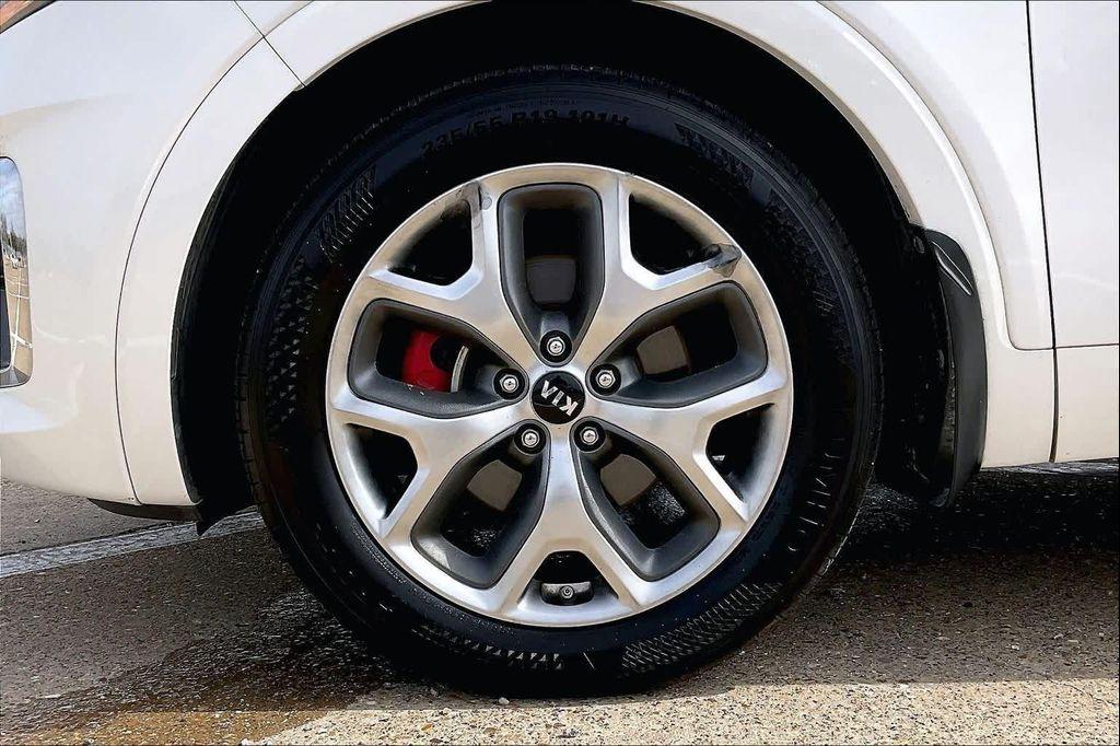 used 2019 Kia Sorento car, priced at $17,606