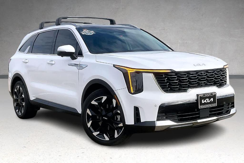 used 2024 Kia Sorento car, priced at $33,205