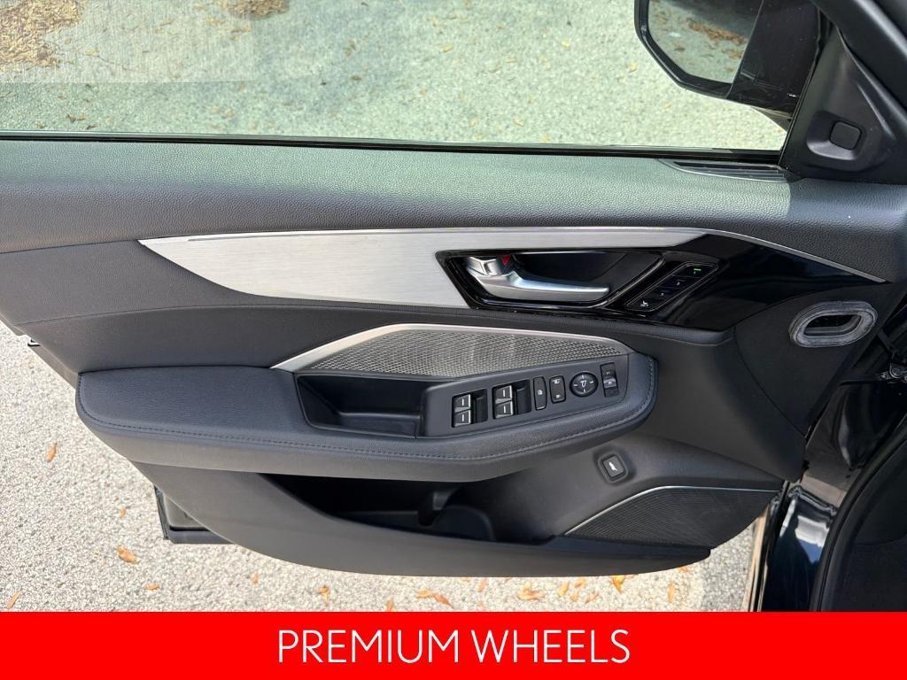 used 2024 Acura MDX car, priced at $39,250