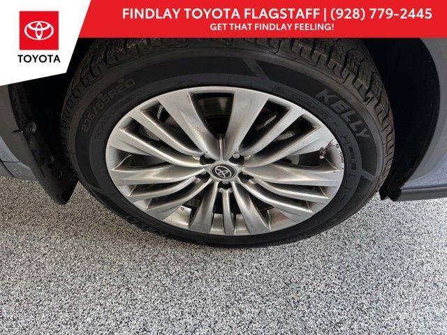 used 2023 Toyota Highlander car, priced at $33,589