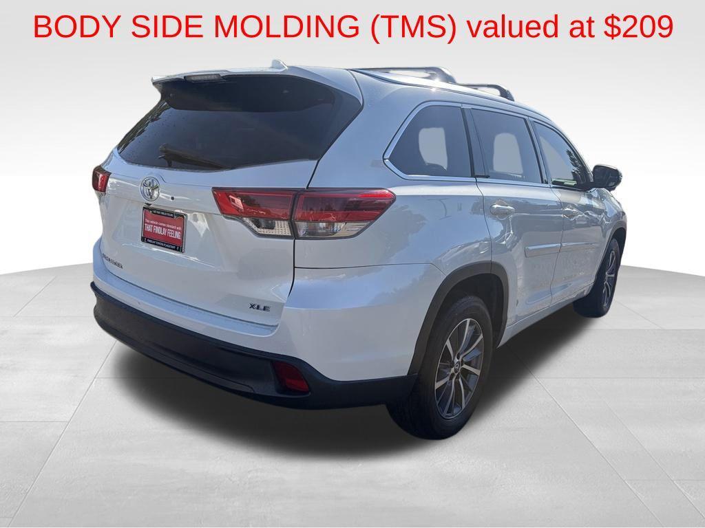 used 2018 Toyota Highlander car, priced at $26,388