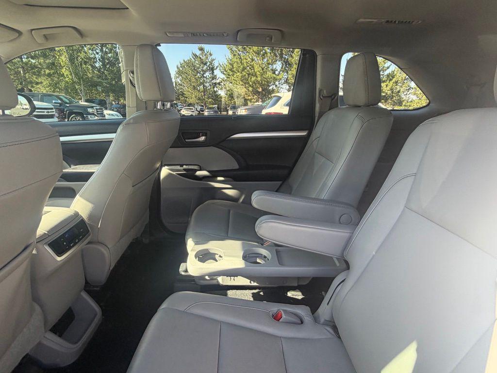 used 2018 Toyota Highlander car, priced at $26,388