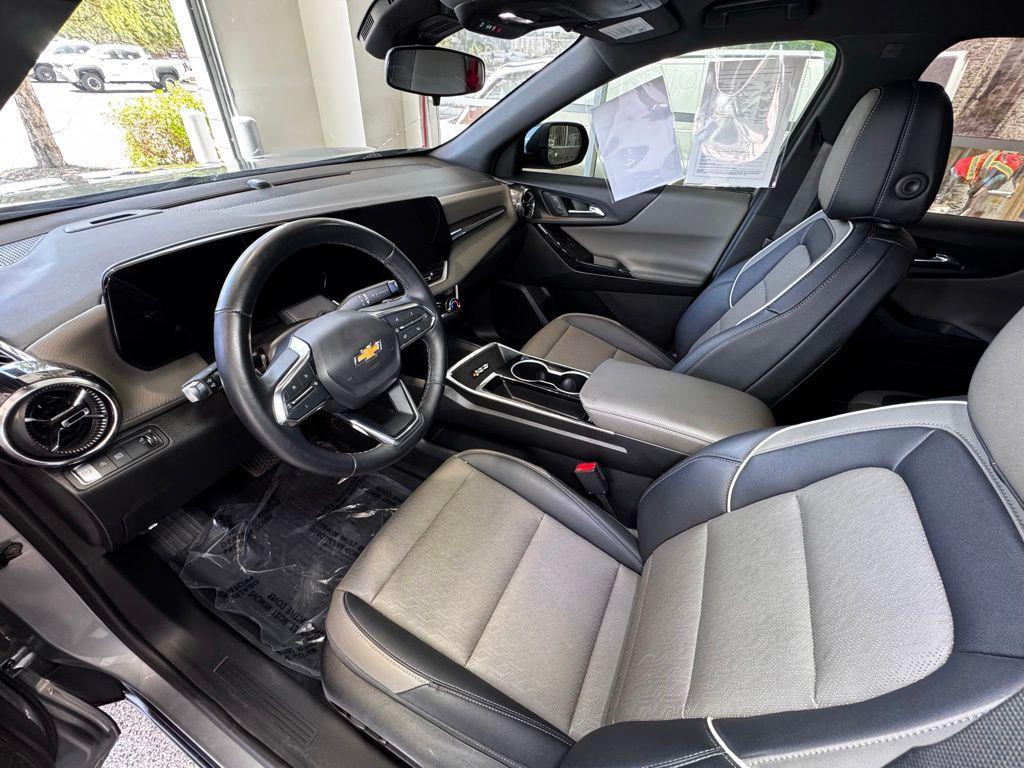 used 2025 Chevrolet Equinox car, priced at $21,888