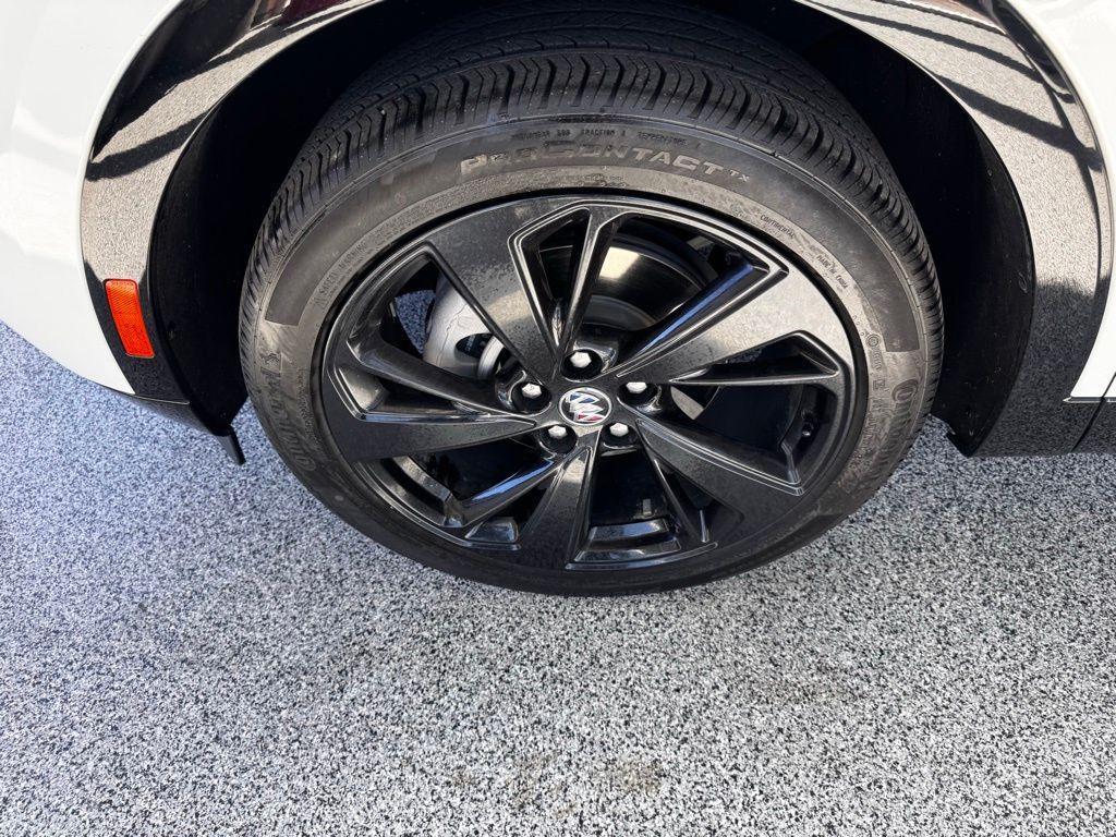 used 2023 Buick Envision car, priced at $27,347
