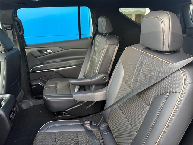 new 2026 Chevrolet Traverse car, priced at $55,215
