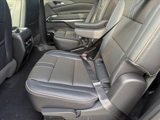 new 2026 Chevrolet Traverse car, priced at $55,215