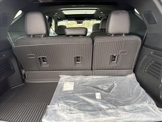 new 2026 Chevrolet Traverse car, priced at $55,615