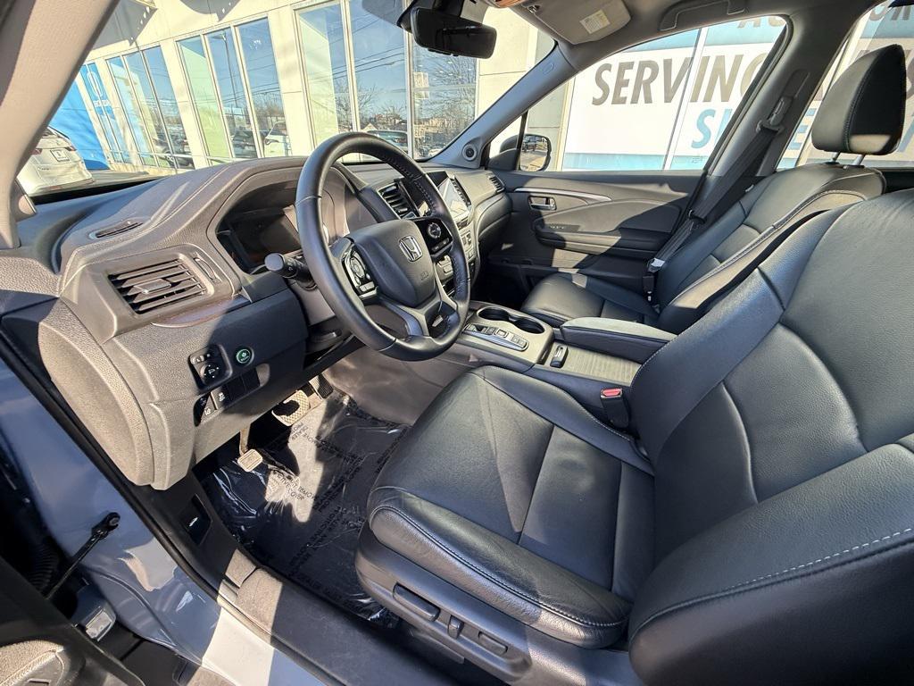 used 2023 Honda Passport car, priced at $34,000