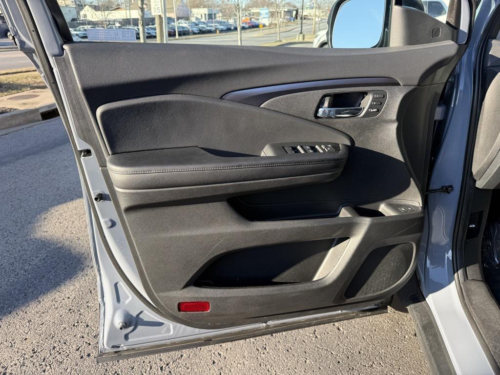 used 2023 Honda Passport car, priced at $34,000