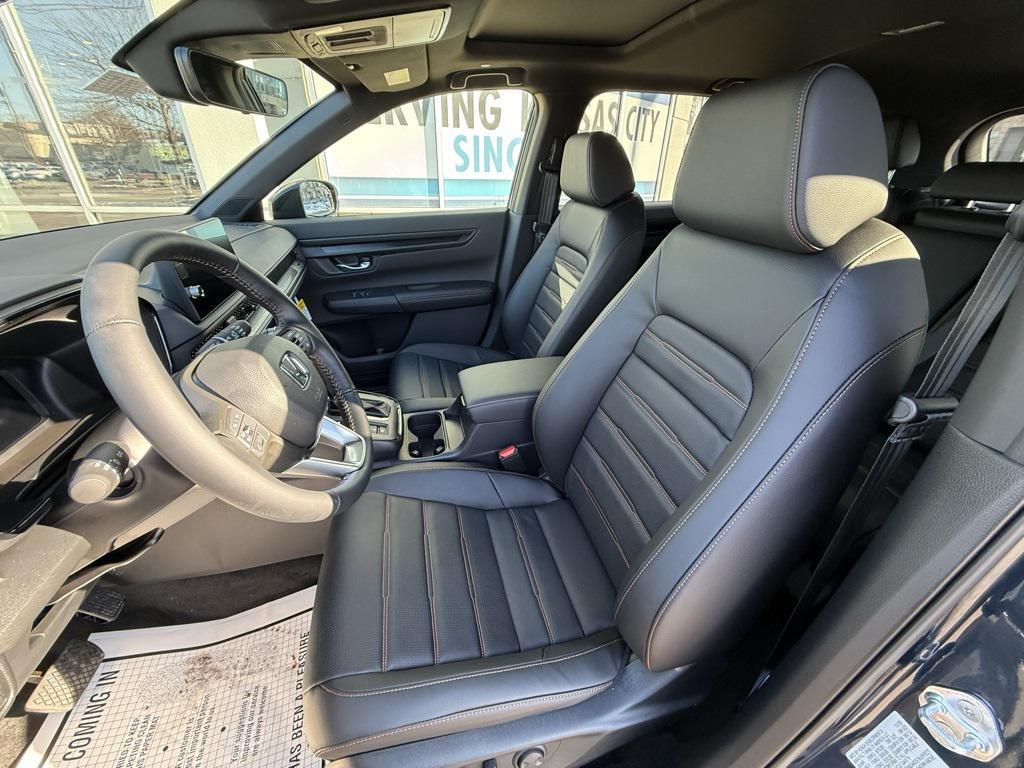 new 2026 Honda CR-V Hybrid car, priced at $41,675