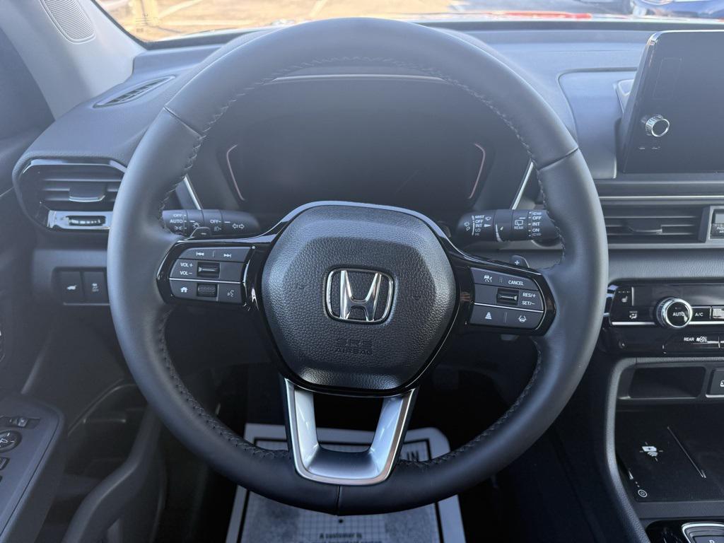 new 2025 Honda Pilot car, priced at $47,095