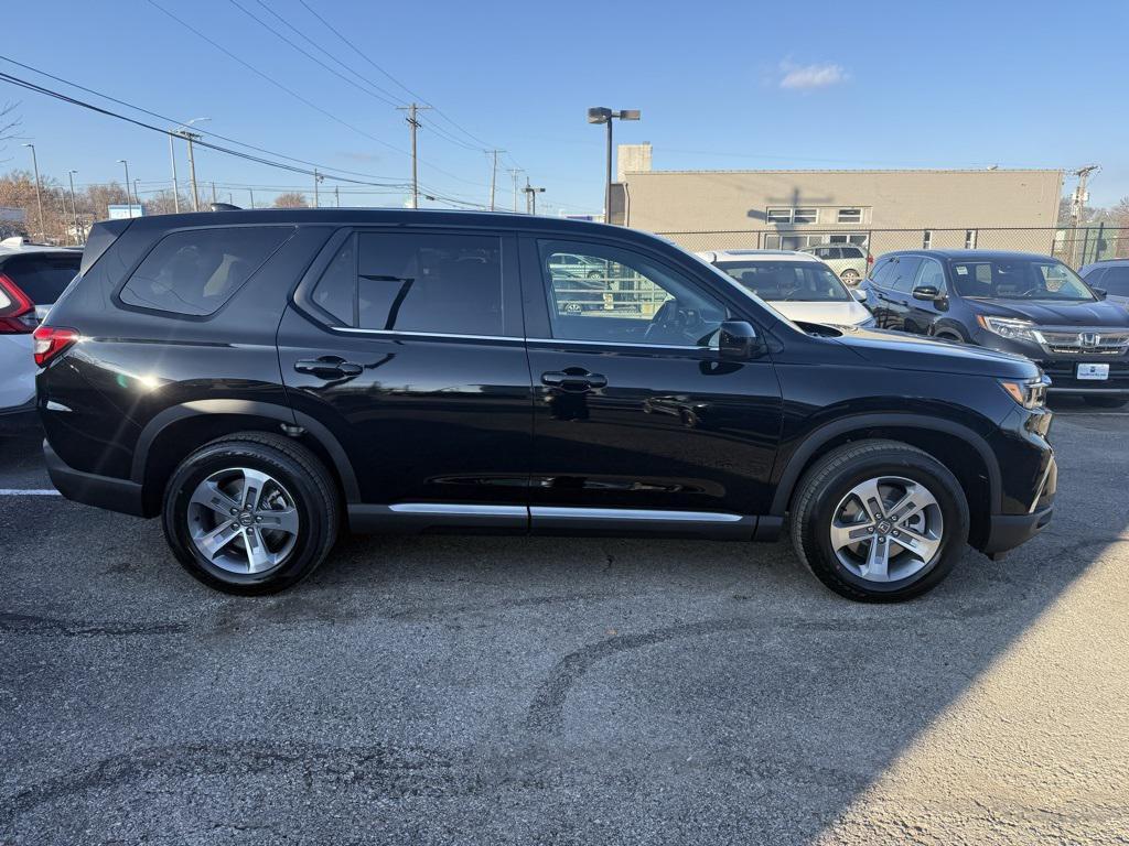 new 2025 Honda Pilot car, priced at $47,095