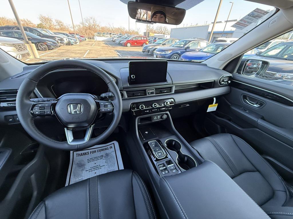 new 2025 Honda Pilot car, priced at $47,095