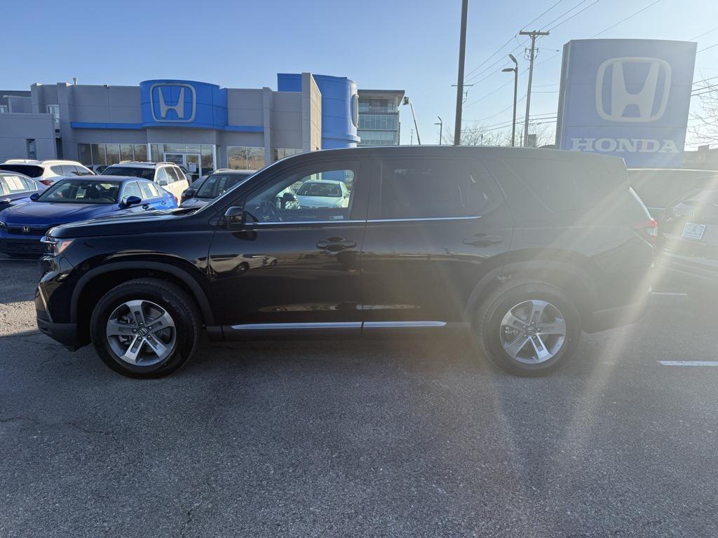 new 2025 Honda Pilot car, priced at $47,095
