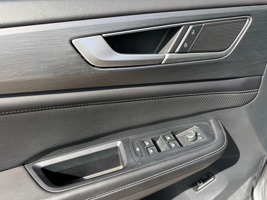 used 2025 Volkswagen Atlas Cross Sport car, priced at $33,500