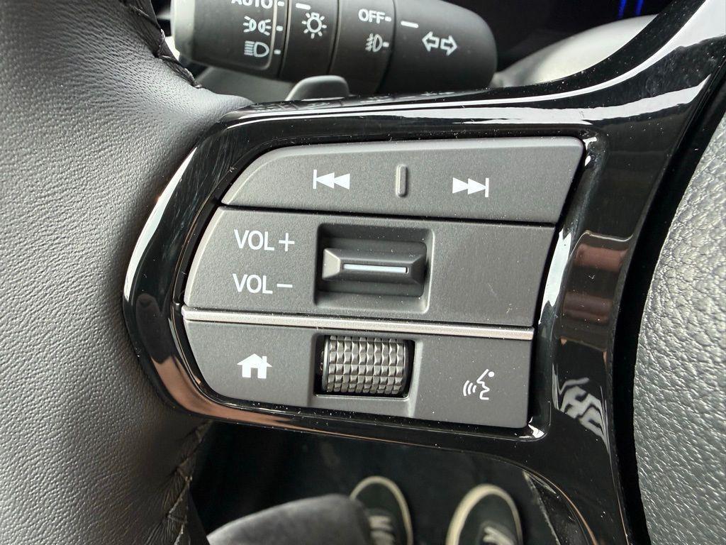 used 2025 Honda Pilot car, priced at $45,999