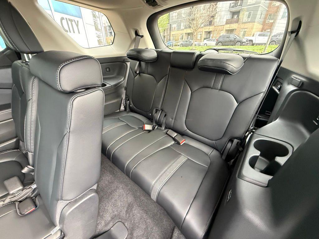 used 2025 Honda Pilot car, priced at $45,999