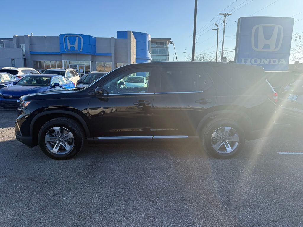 new 2025 Honda Pilot car, priced at $47,095