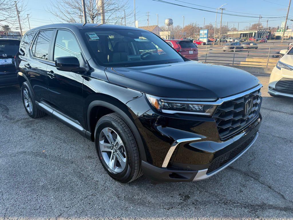 new 2025 Honda Pilot car, priced at $47,095