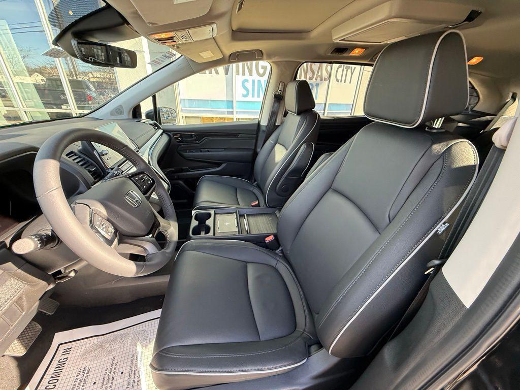 used 2026 Honda Odyssey car, priced at $45,000