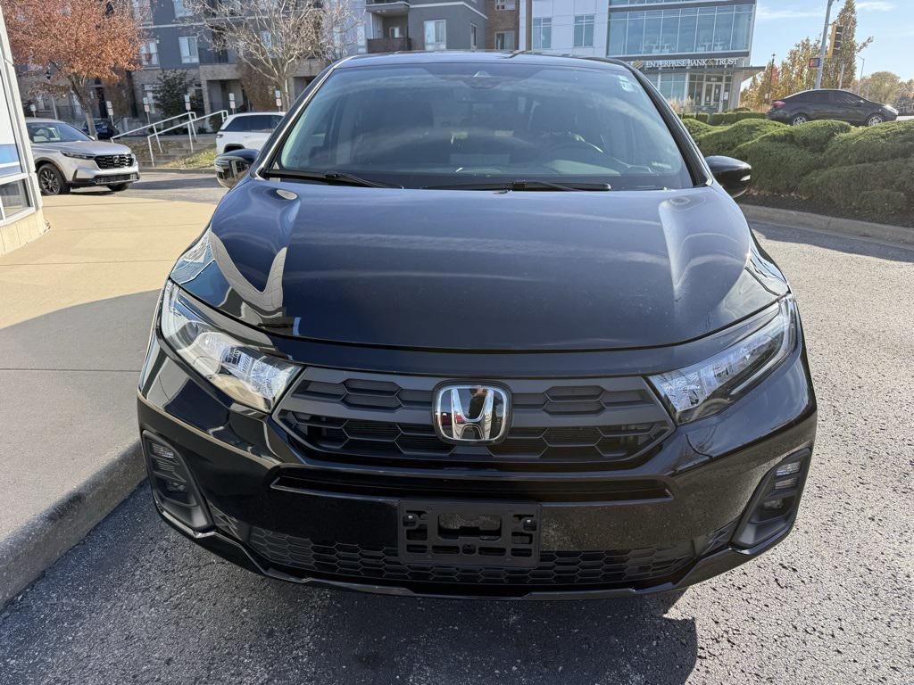 used 2025 Honda Odyssey car, priced at $41,000