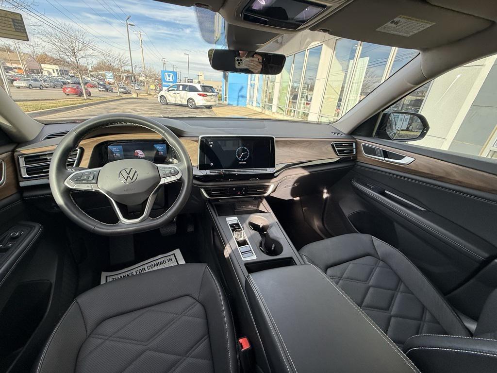 used 2024 Volkswagen Atlas car, priced at $32,000