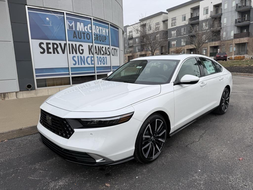 new 2025 Honda Accord Hybrid car, priced at $40,950