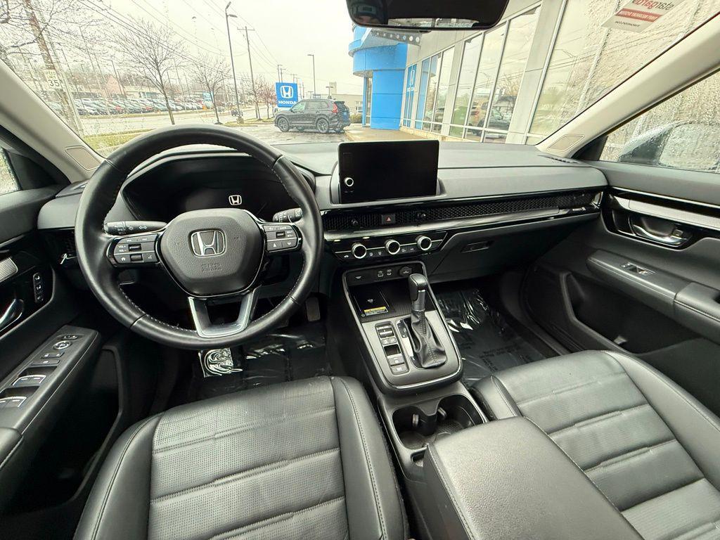 used 2025 Honda CR-V car, priced at $33,500