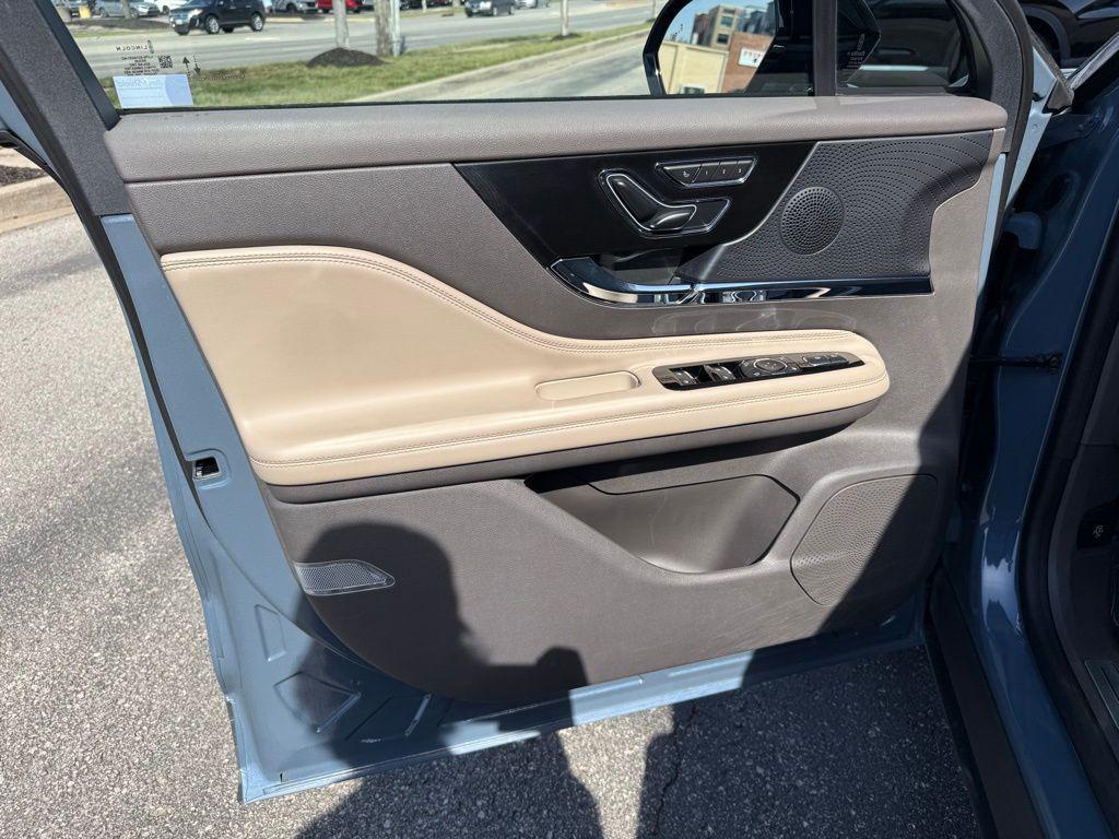 used 2023 Lincoln Corsair car, priced at $37,000