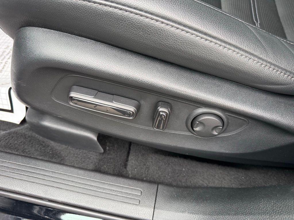 used 2025 Honda CR-V car, priced at $31,800