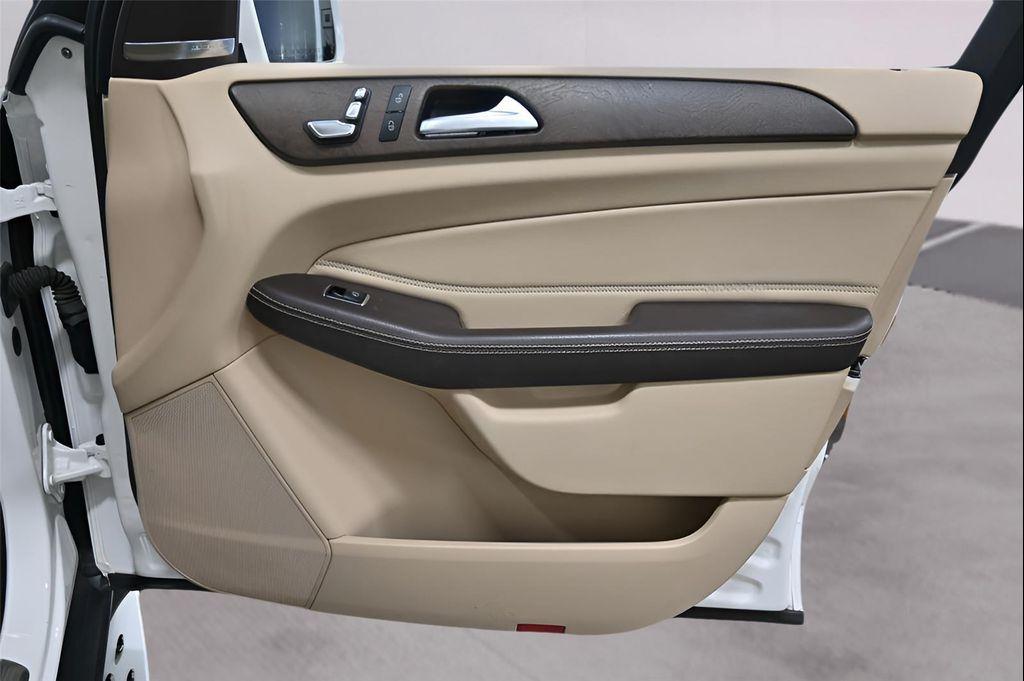 used 2019 Mercedes-Benz GLE 400 car, priced at $18,829