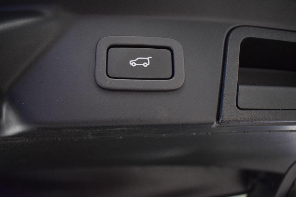 used 2019 Land Rover Range Rover Velar car, priced at $19,274