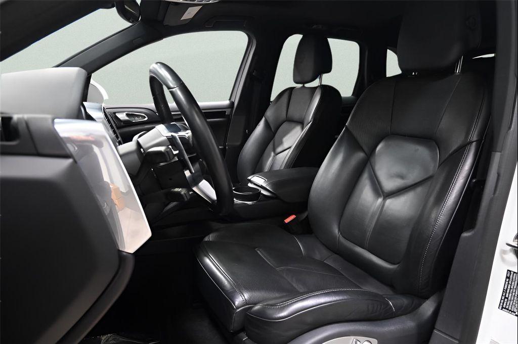 used 2018 Porsche Cayenne car, priced at $26,118