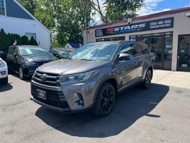 used 2019 Toyota Highlander car, priced at $19,294