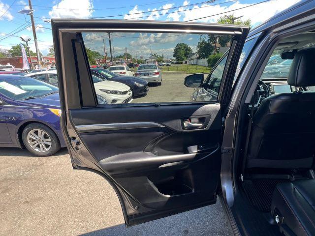 used 2019 Toyota Highlander car, priced at $19,294