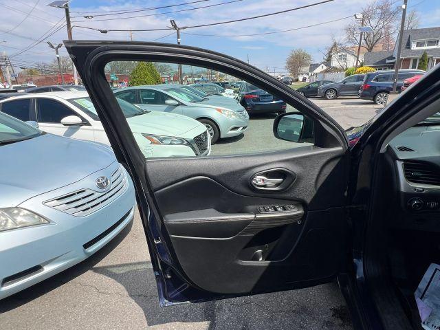 used 2014 Jeep Cherokee car, priced at $7,495