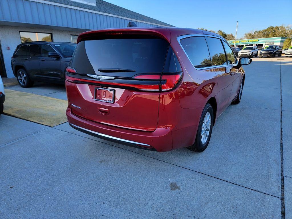 new 2026 Chrysler Pacifica car, priced at $38,886