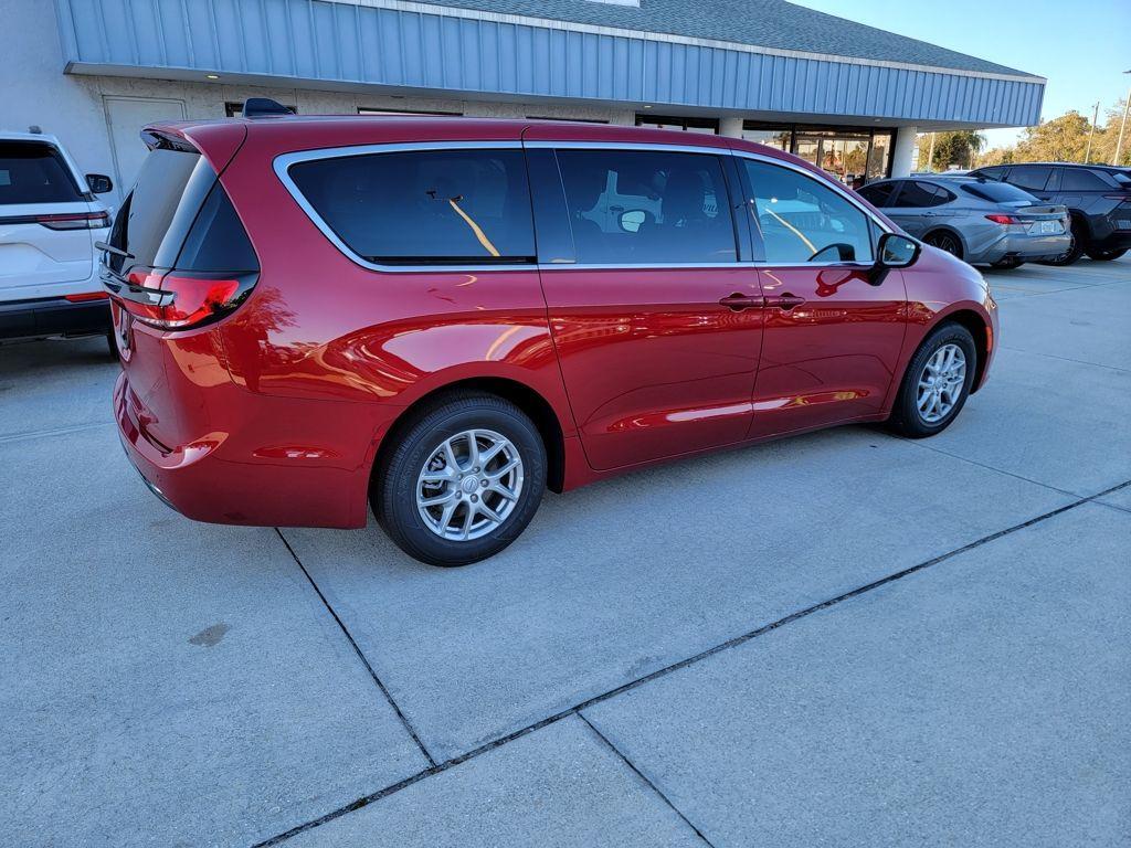 new 2026 Chrysler Pacifica car, priced at $38,886