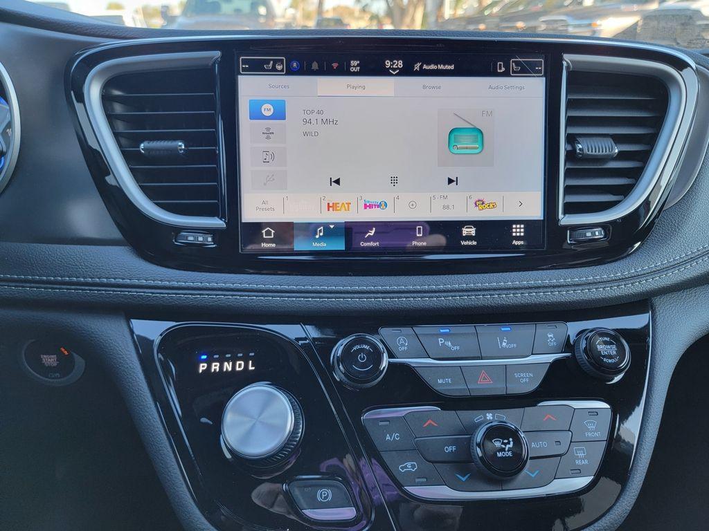 new 2026 Chrysler Pacifica car, priced at $38,886